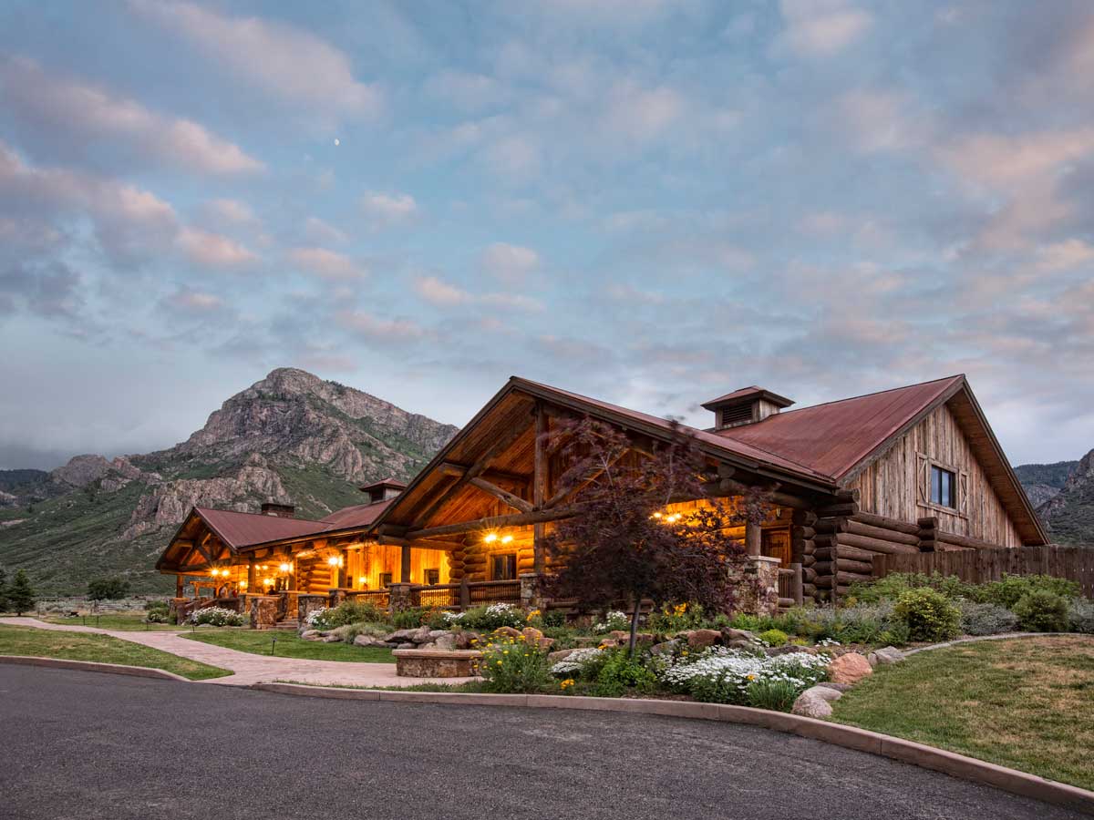 Lodge with welcome lights in Gatewa, CO