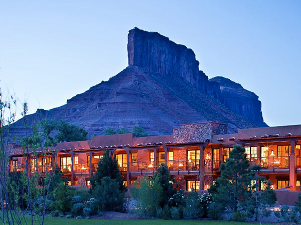 Kayenta Lodge In The Evening.