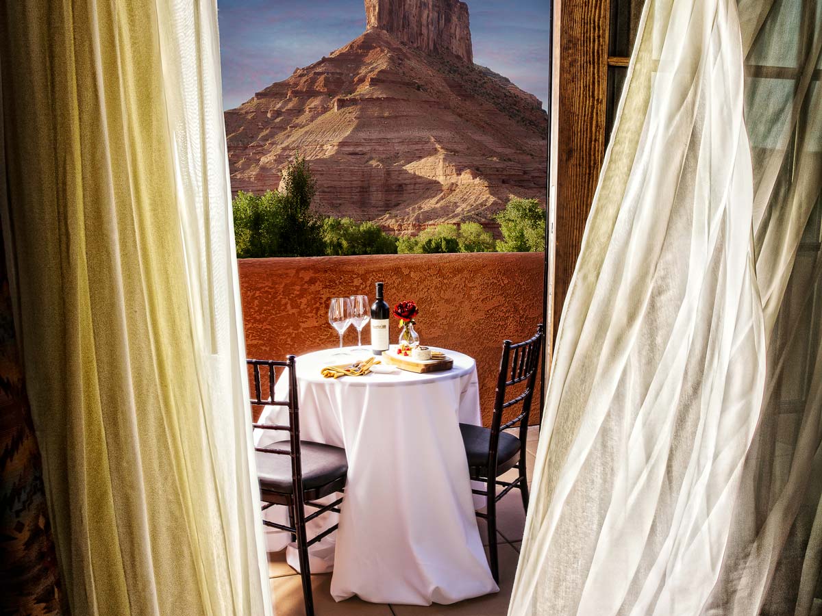 Dining On That Patio Of A Gateway Guestroom